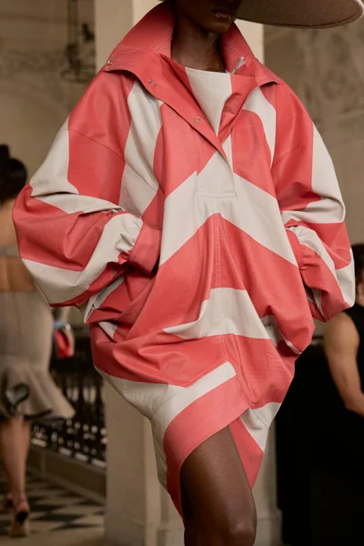 Look 17